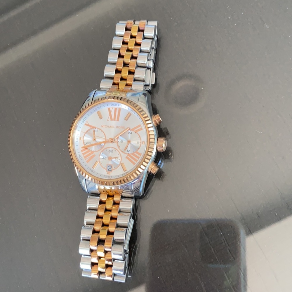 Watch - Picture 4 of 4